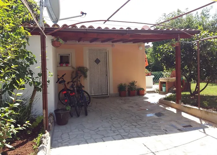 Διαμέρισμα Anica With Parking Ρόβινι