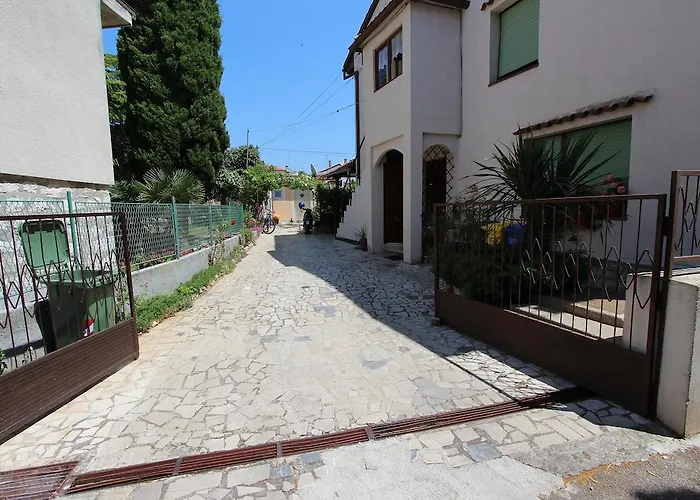 Anica With Parking Appartement