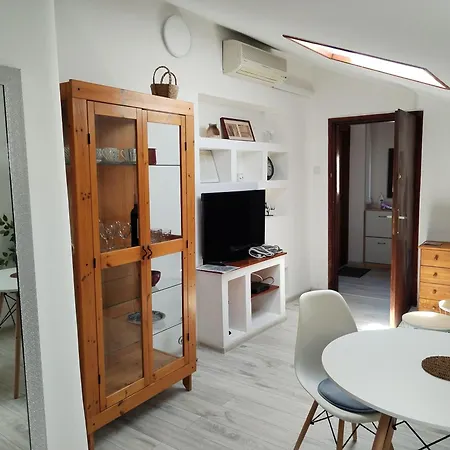 Anica With Parking Appartement Rovinj