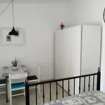 Anica With Parking شقة