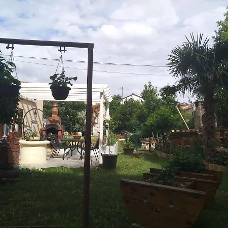 Anica Apartment *